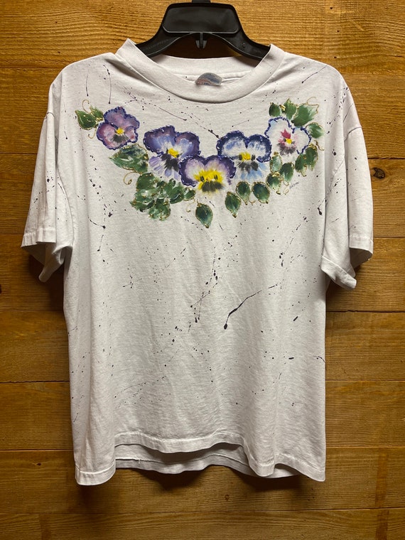 Vintage hand Painted flower tshirt.