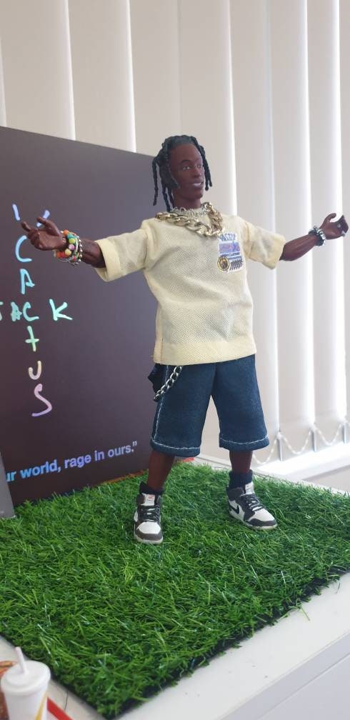 TRAVIS SCOTT トラヴィススコット ×Mc DONALD&#39;S ACTION FIGURE LIFE-SIZE CUTOUT マクドナルド パネル インテリア フィギュア Travis scott MacDonalds Action Figure - メルカリ