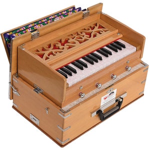 Portable Teak Harmonium: 2.5 Octave, 4 Stops, Gig Bag