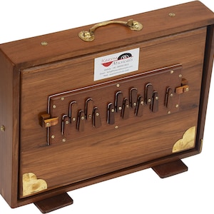 Shruti Box Teak Wood Size (16" X 12" X 3") Inches, Gig Bag, Natural Colour, Key- C To C- Lower Tone, 440Hz & 432Hz, Yoga Bhajan Vocal Mantra