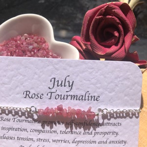 Echter Turmalin Kristall Armband auf Beschreibungskarte, Fußarmband, Juli Geburtsstein, Juli Geburtstagsgeschenk, Rosenturmalin, handgemachtes Geschenk
