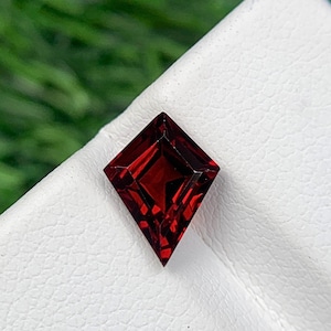 Kite Cut Mozambique Garnet: Deep Red January Birthstone, 1.95 ct