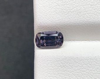 Spinello viola lavanda – Pietra preziosa naturale taglio cuscino, 0,80 ct
