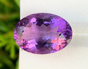 Ovaler Amethyst Edelstein: 12.10 Cts, Februar Geburtsstein