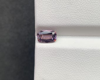 Spinello di lavanda naturale - Pietra preziosa taglio cuscino da 0,90 carati