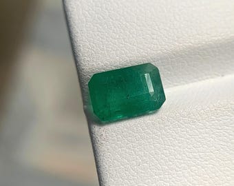 Gema octogonal de esmeralda natural de Zambia – 2,15 quilates, talla facetada, piedra suelta