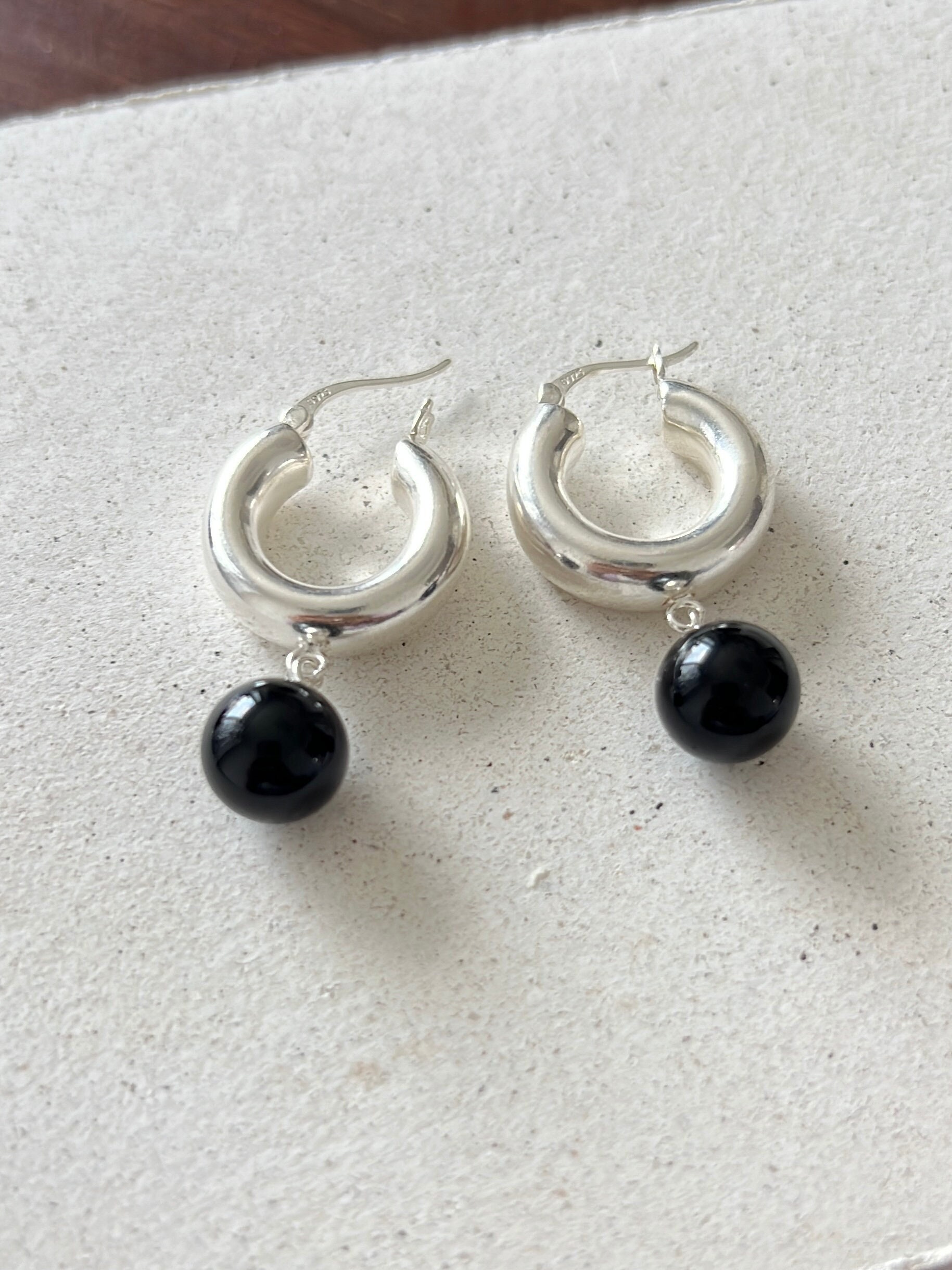 Black onyx hoop earrings deals