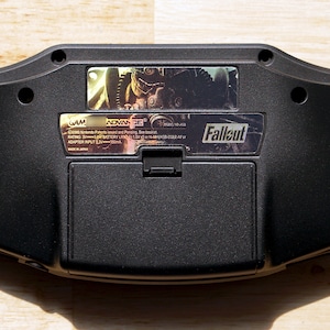Set di adesivi posteriori olografici Fallout per Gameboy Advance GBA