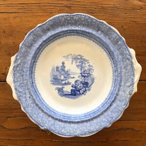 antico ferrosfero CE & M Cork, Edge e Malkin Marino modello transferware blu flusso decorativo piedi ciotola o piatto da portata Chinoiserie 1860