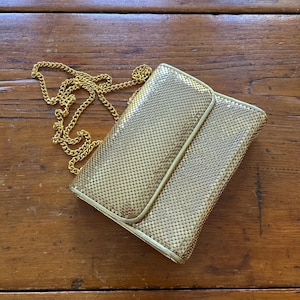 vintage Whiting and Davis gold mesh purse with gold tone chain strap