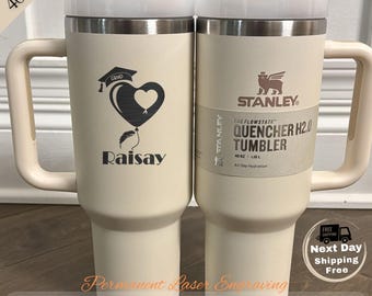 Afstudeerbeker Stanley 40oz gegraveerd | Gepersonaliseerde naambeker, senior grad-mok voor haar, aangepaste roestvrijstalen beker