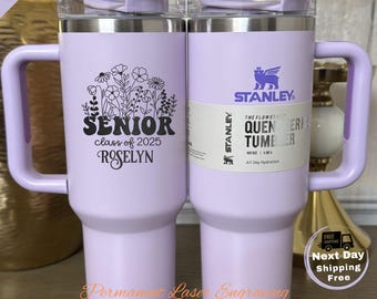 Gepersonaliseerde afstudeerbeker Stanley 40oz | Cadeau gegraveerd klasse van 2026, cadeau kleindochter senior, aangepaste naambeker, grad-mok voor haar