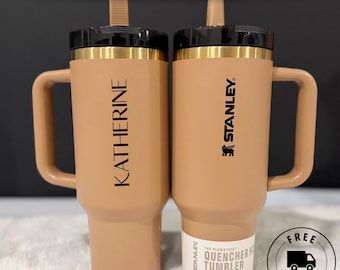 パーソナライズされたスタンレーカップギフト 40オンス カスタム刻印入り クエンチャー プロツアー フリップストロー ゴールドレーザー刻印入り タンブラー（彼女用）