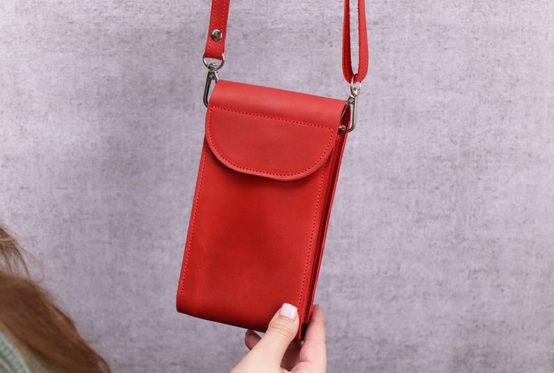 Handmade Leather Phone Crossbody Bag/Shoulder Purse For iPhone 15 Pro Max/Small Purse With Strap/Personalized Red Crossbody Wallet for Women Bild 7