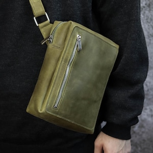 Bolso bandolera vintage de cuero para hombre, hecho a mano, con bolsillo para teléfono con cremallera y correa ajustable, resistente y de uso diario.