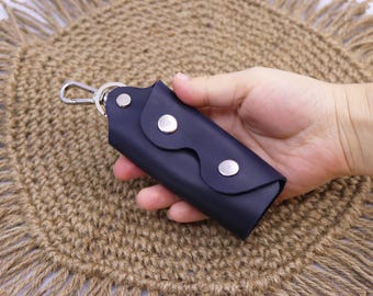 Handcrafted Crazy Horse Leather Key Pouch Keychain, Personalized Compact Key Organizer with Swivel Hook