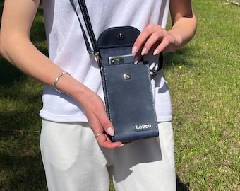 縦型クレイジーホースレザーショルダーバッグ、パーソナライズされたiPhoneクロスボディバッグ：手作りRFIDウォレットパース