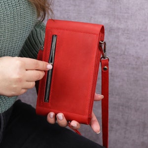 Handmade Leather Phone Crossbody Bag/Shoulder Purse For iPhone 15 Pro Max/Small Purse With Strap/Personalized Red Crossbody Wallet for Women Bild 5