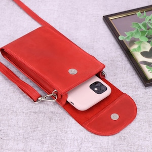 Handmade Leather Phone Crossbody Bag/Shoulder Purse For iPhone 15 Pro Max/Small Purse With Strap/Personalized Red Crossbody Wallet for Women Bild 6