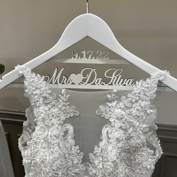 Bridal Hanger, Wedding Hanger, Bridal Dress Hanger, Bride Hanger, Bridal Hanger Personalized, bridal Gift, Groom hanger, hanger with date