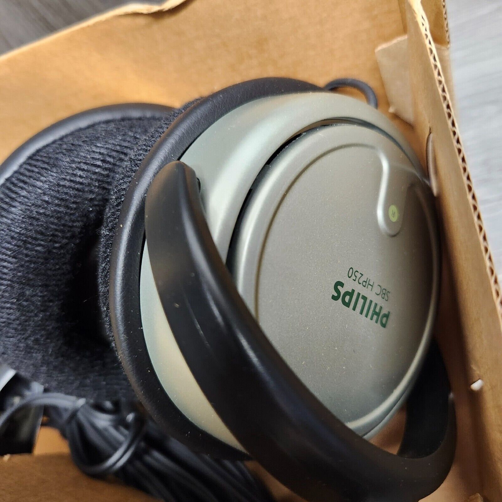 Philips sbc hp 250 headphones hotsell