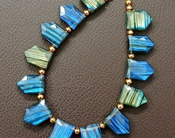 Awesome 13 pc 100% Natural Gemstone Faceted Briolette labradorite  Drilled shape Pentagon Jewelery size  13x9 mm aprox Z-1053