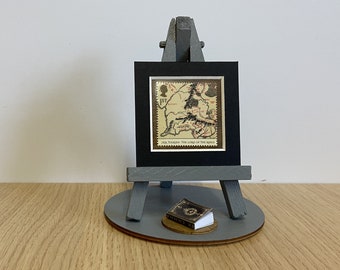 Adorno con forma de mapa de El Señor de los Anillos de Tolkien, incluye caballete, base y papel de regalo.