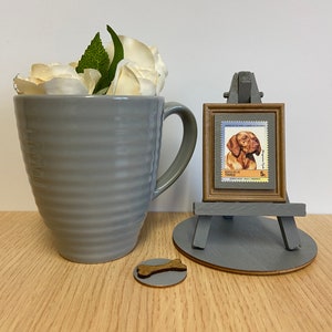 Hungarian Vizsla ornament - Framed 1985 postage stamp of a Hungarian Vizsla dog with easel, base & gift wrap incl. Unique vintage gift