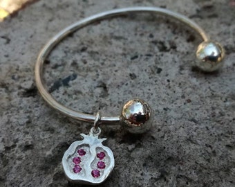 Pulsera de granada, Plata de ley, Joyería, Detalle de plata, Pulsera hecha a mano, Diseño moderno, Granada