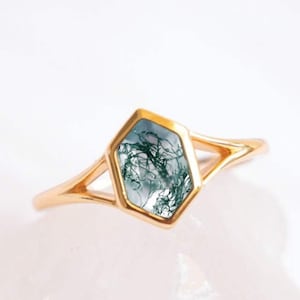 Hexagon Moss Agate Ring: Art Deco Sterling Silver Bezel Set Band