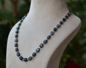 Collier de perles de feu en labradorite naturelle, collier de perles ovales en labradorite flashy, bijoux collier de perles, collier de pierres précieuses, cadeaux de demoiselle d'honneur