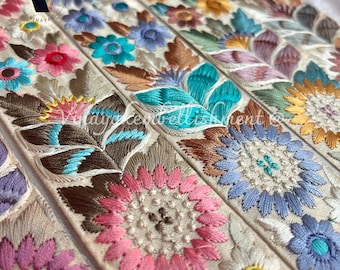 4 cm Beige Floral Multi color Embroidered Sari fabric border ribbon Indian galon guitar belt crafting sewing Junk Journal pasamaneria, renda
