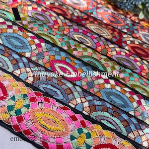 9 Yards 5 cm Multicolor-Faden Bestickte Sari-Stoffborte, dekoratives Band, Kamerataschengürtel, Bastelnähen, Kimono-Schärpe-Kleidstreifen