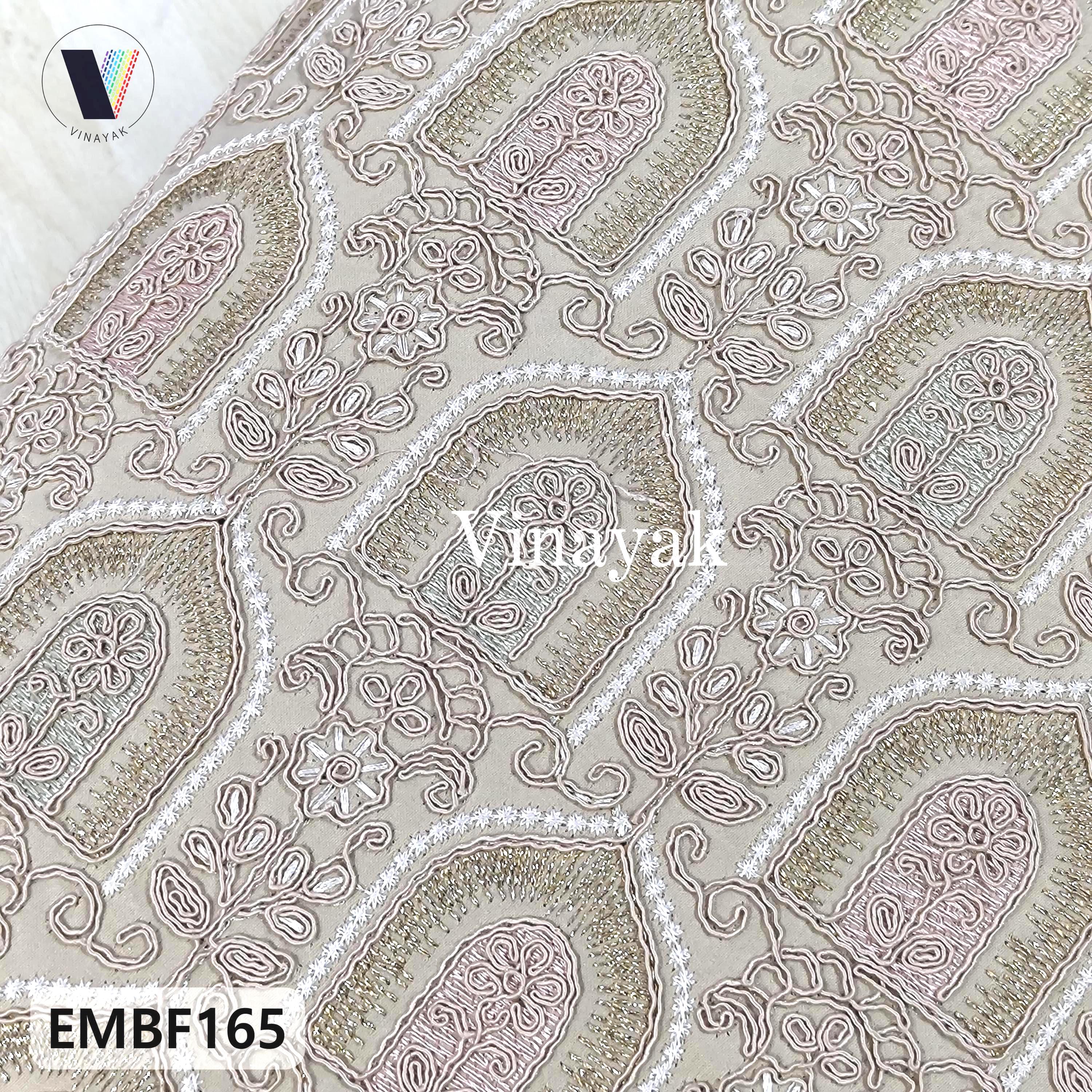 パステルカラーの刺繍生地：花のアーチモチーフ、メタリックアクセント