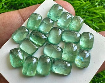 Mintgroene kyaniet cabochons: natuurlijke edelstenen kussen (5 x 7 mm, 10 stuks)