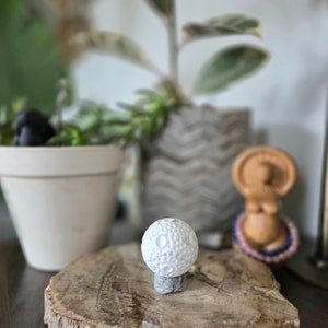 Howlite Moon Crystal Carving, Moon Decor, Spheres
