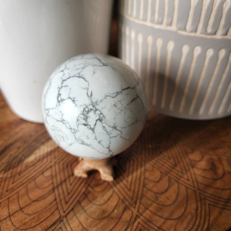 Howlite Crystal - Etsy