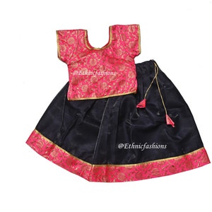 SALE - Designer Pink Girls Lehenga Choli Set, Girl&#39;s Indian Festive Wear, Kids Pavadai, Party wear Lehenga Size - 6 - 7 Years