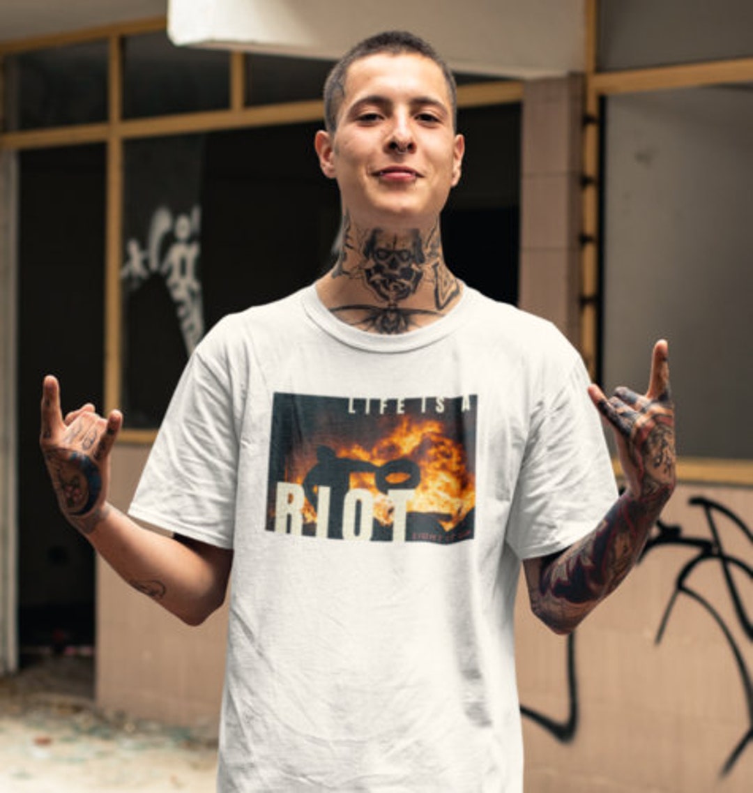 DSC - 'life is A Riot' Men's White Cotton T-shirt Size XL *political ...