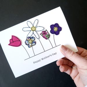 Cartão bordado personalizado para o Dia das Mães - Liberty Flowers