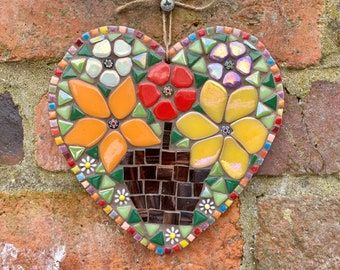 Coeur de jardin en mosaïque, fleurs en mosaïque, ornement de jardin, art mural en mosaïque, cadeau coeur, mosaïque coeur, décoration de jardin, décoration murale de cuisine, cadeau d'art