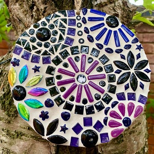 Mosaic garden plaque, round mosaic, gift for garden, bespoke mosaic art