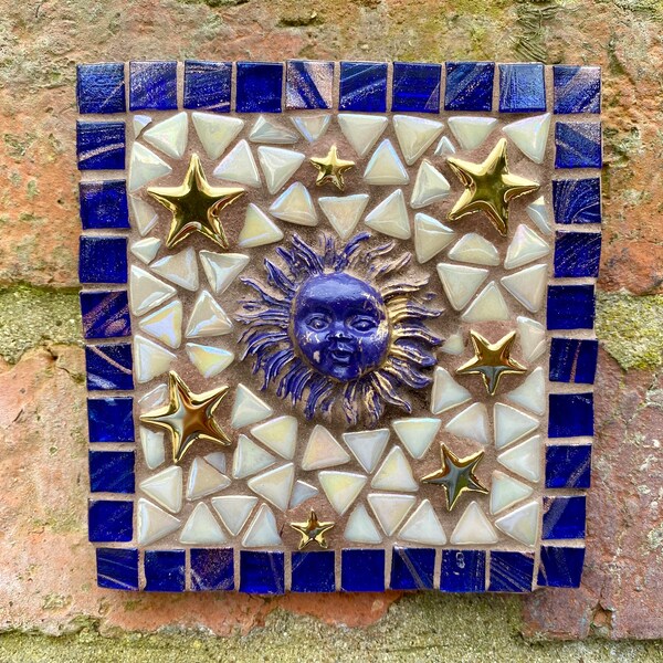 Plaque en mosaïque de jardin, décoration de jardin, art de la mosaïque, art mural soleil et étoiles, carreau de mosaïque, art céleste, déco bohème, cadeau de jardin, cadeau pour lui