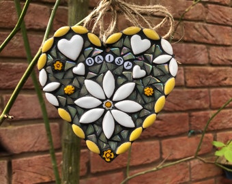 Personalisiertes Herz Geschenk, Mosaik Herz mit Namen, Cottage Dekoration, Wand Kunst, Garten Dekoration, personalisiertes Geschenk für sie, personalisierte Gartenplakette