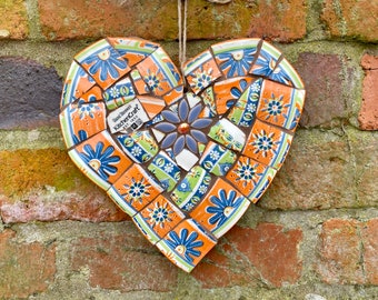 Mosaïque de porcelaine brisée, mosaïque de coeur, coeur de jardin, décoration murale de jardin, cadeau d'anniversaire de mariage, art de la mosaïque, cadeau de fête des mères, décoration de cuisine