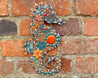 Einzigartiges Mosaik Seepferdchen, Küstendekor, handgemachtes Mosaik Seepferdchen, Strandhausdekor, Seepferdchen Wandbehang, Badezimmerkunst, Badezimmerdekor