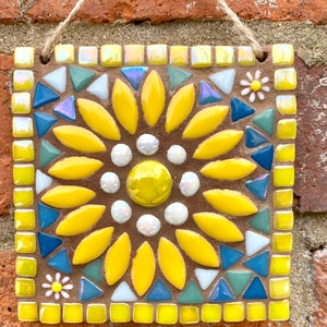 Sunflower mosaic, mosaic garden plaque, garden decor, garden wall art, handmade gift for teacher, gift for garden lovers imagem 3