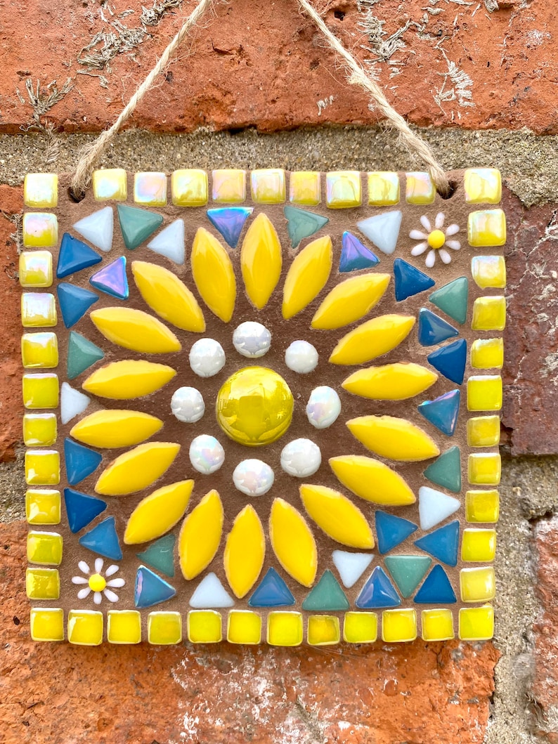 Sunflower mosaic, mosaic garden plaque, garden decor, garden wall art, handmade gift for teacher, gift for garden lovers imagem 3