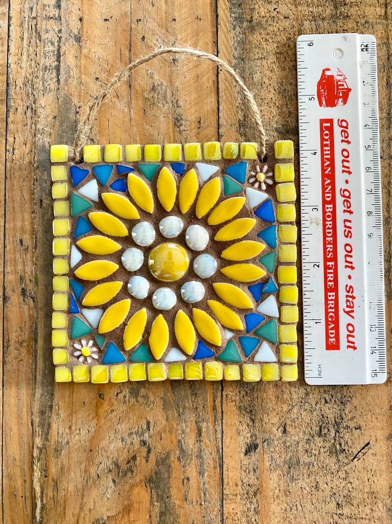 Sunflower mosaic, mosaic garden plaque, garden decor, garden wall art, handmade gift for teacher, gift for garden lovers imagem 9