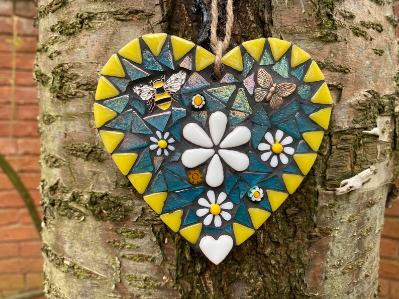 Mosaikherz, Mosaikkunst, Mosaik für Gartenwand, Landhausdekor, Gartenmosaik, Wandkunst, Gartendekor, Wohndekor Bild 8